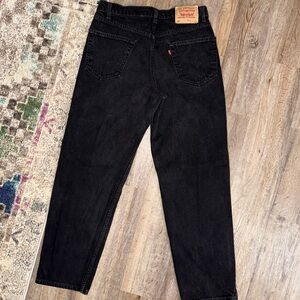 Levi’s • 550 Relaxed Fit Black Denim Jeans